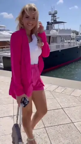 Quiero que sepan que pase trabajo buscando ropa rosada🤣💕✨  #fotos #motivation #pink #pinkoutfit #barbie #barbiegirl #pink #outfit #outfitideas #brunchoutfit 