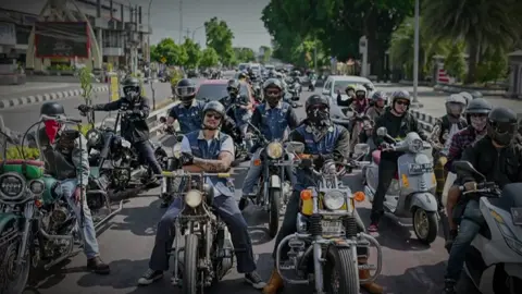 Geng motor bukan sekedar geng ni bos😎🔥. #theprediksiofficial #prediksiofficial #theprediksijayajayajaya #theprediksi #selebritisindonesia #gengmotor #omesh #torasudiro #vincentrompies #desta #wendycagur #solehsolihun #andretaulany #suryainsomnia #foryou #capcut #fypシ #fyp #jedagjedug #slowmo 