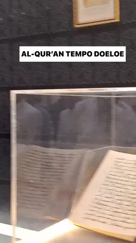 AL QUR’AN TEMPO DULU Siapa yang membuat mushaf Utsmani? Mushaf-mushaf yang selesai ditulis oleh tim Zaid bin Tsabit dikenal sebagai Mushaf Utsmani, yang kemudian dikirimkan ke seluruh pelosok wilayah Islam. Setelah itu, Khalifah Utsman bin Affan mengembalikan mushaf yang asli kepada Hafshah. MASYAALLAH TABARAKALLAH #fypシ #mekkahmadinah #madinahalmunawaroh #masyaallahtabarakkallah #indonesia🇮🇩 #arabsaudi🇸🇦 #saudiarabia🇸🇦 #mekkah🕋 #mahasiswa #mahasiswamadinah #storymadinah #viral 