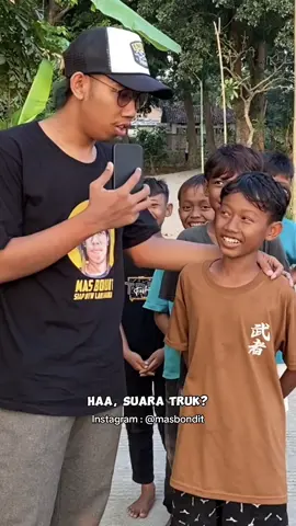 Disuruh niruin suara sirine polisi malah suara truk, si topik bikin asik aja nih 🤣 #fyp #xybca #beranda #cangkemnganggur 