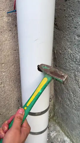 Easy repair for damaged drainage pipes with one move#Littletrick