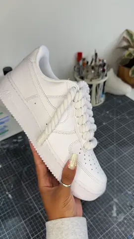 Replying to @teairracindellex what do we think about the white laces?👀 #fyp #tutorial #lacingtutorial #airforce1 #ropelaces 