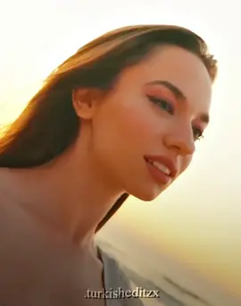 shes falling for him alreadyy🥹 #eylultumbar #fyp #dream #kendidusenaglamaz #kda #alizesoner #alser #ship #ae #kesfet #viral 