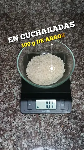 ¿Cómo se ven 100gramos de arroz en cucharadas (crudo)?#comoseven #balanzadigital #nutricion #tipssaludables #alimentossaludables #dieta #comobajardepeso #quecomerparaadelgazar #arrozblanco #100calorias #100gramos #carbohidratoscomplejos #adelgazar #comidasaludable #cuantopesa 