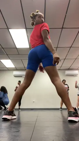 Twerk Class Saturday at 7:30pm! Its BYOB so bring ya bottles and ya booties! 🍾🍑✨ www.TwerkScholars.info  #blue #red #twerkclass #howtotwerk #learntotwerk #embracethejiggle #viral #trending #dallas #dfw 