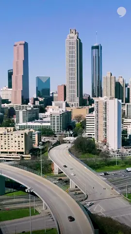 The traffic and humidity in ATL ain't it for @Haley Jones.🤣 She takes us along as she settles into her new city. #WNBA #atlantadream #sports 