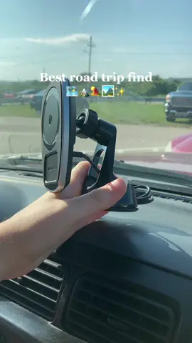 Hands free and a charger, YES PLEASE @Scosche Industries #Schosche #roadtripmusthave 