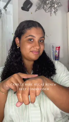 this is honestly one of the best deep conditioners i’ve used! @Camille Rose @Ulta Beauty  #algaerenew #CamilleRose #CamilleRoseNaturals #BestDeepConditioner #UltaBeauty #detanglecurlyhair #detangle #curlyhair #curlyhairtutorial #fyp #foryou #viral #contentcreator #microinfluencer 
