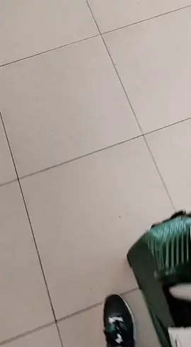 ceritanya baru tiba di Bali  bandara i Gusti Ngurah Rai #statuswhatsapp #prank #holiday #bali #status #dibandara #bandarabali 