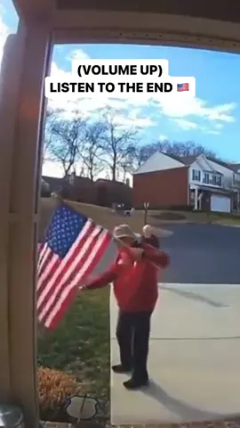 Neighbors passing by respectfully honor the fallen flag 🇺🇸 📸: Via (john_f_american) #america #proudamerican #iloveusa