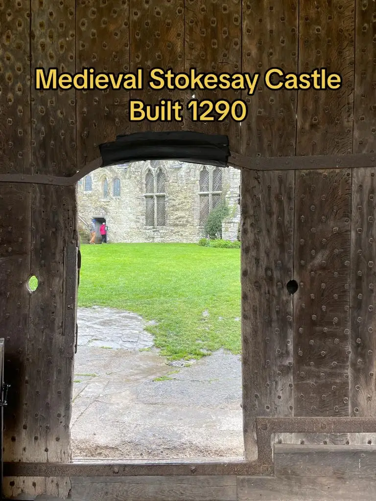 Medieval Stokesay Castle is actually a fortified manor house. The Great Hall is the oldest part, dating back to 1290. #medievaltiktok #historystory #oldbuildings #medievalhistory #medievaltimes #medievaltok #historytok 