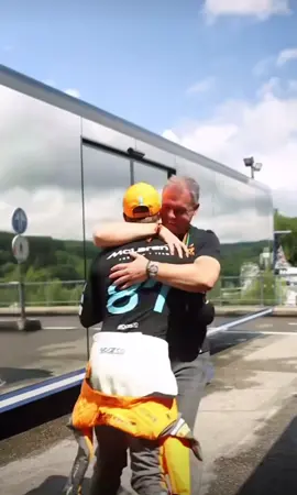 Oscar and his Dad after the sprint race yesterday 😍❤️ #formula1 #f1 #f1tiktok #formula1tiktok #oscarpiastri #mclaren #mclarenf1 
