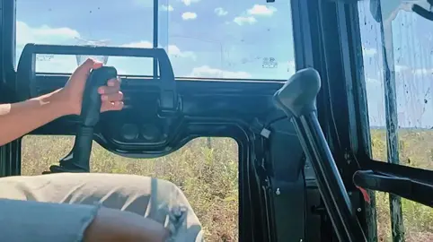 kerjanya cuma duduk, tapi kenapa pinggang kerasa bgt pegelnya. #pejuangrupiah #operator_excavator #sadsitik #fyp 