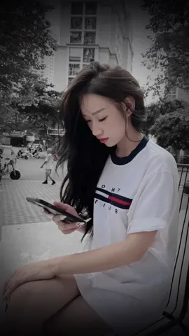 ai đã khiến con tim này hoá đá ? #hoanglananh 