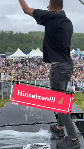 Hinsetzen…Hinsetzen…Hinsetzen…Let’s GO!!! #mokaby #live #gelsenkirchen #party