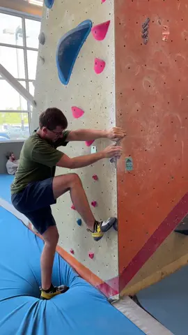 These tiny footholds are always so scary. #bouldering #climbing #stonesummit #stonesummitkennesaw #indoorclimbing #indoorbouldering 