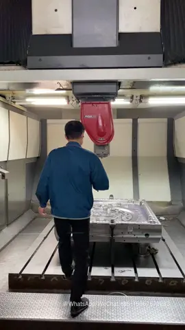 FIDIA five x machine for automotive mold #plastic #пластиковая 