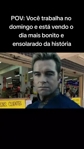 pessoas rindo e passeando com seus cachorros                                          #capitaopatria #theboys #theboysmemes #capitaopatriameme #homelander #trabalho #emprego #diadesol #supermercado #domingo