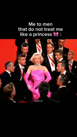 Being as graceful as Marilyn when you say no 🎀 #princess#hyperfeminine#feminineenergy#princesstreatment#highvaluewoman#divinefeminineenergy#feminine#dating#masculinemen#marilynmonroe#oldhollywood#vintage 