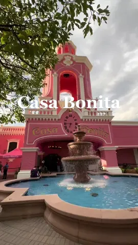 wow casa bonita!  #casabonita #casabonitas #casabonitaisthebest #casabonitaslay #casabonitadenver #casabonitasouthpark #casabonitaisreal #southparkcasabonita #southpark #casabonitacolorado #thingstodoincolorado #top10colorado #whattodoincolorado #coloradorestaurants @South Park @Casa Bonita 