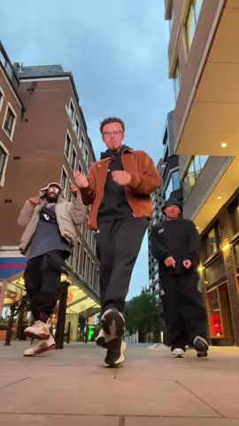 Walk it out! 😤// DC:@OL  #foryoupage #fyp #dancechallenge 