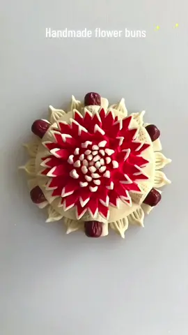 I like more complicated patterns. The second video pattern, isn't it good?#foryou #usa #fly #tiktok #handmade #Steanedbuns #food #DIY #flour 