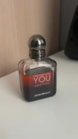 10/10 winter/fall fragrances #fypシ #fypシ゚viral #fyp #designervsniche #designerfragrances #fragrance #fypシ゚ #foryoupage #fragrancebro #nichefragrance #fragrancetok 