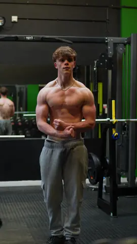 Whats my body fat % ? #16 #kellylifts #youngestshredder 