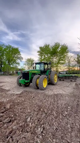 Insta seen it first head on over and give it a follow IG: indianagrainfarmer #johndeere #indianagrainfarmer #farmlife #farming #farmingfamily #farmer #foryou #familyfarm #farmer #fyp #tillage #planting 