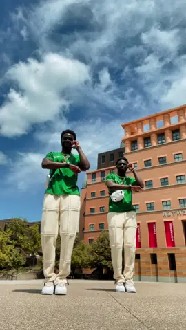 This dance is on REPEAT 🔥🔥 dc: your favorite twins #manteytwins #blackcontentcreator #blktiktok #lonelyatthetop #twins #identicaltwins #fypシ #asakemusic #lonelyatthetopchallenge 