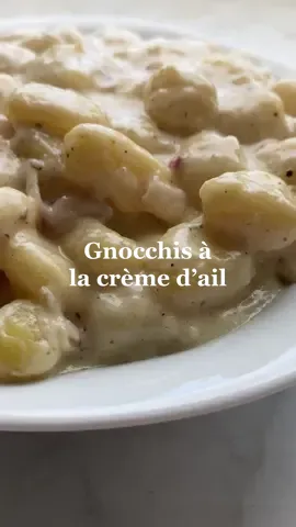 Ces gnocchis à la crème d’ail c’est une vraie tuerie !! 🧄👌🏻 #gnocchi #gnocchis #gnocchirecipe #recetteitalienne #pasta #ideerecette #recettesimple #recettefacile #foodtiktok #pastatiktok 