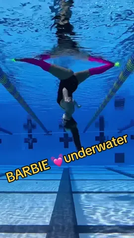 Barbie 💓UNDERWATER 🤸🏼‍♂️💧 #acrobatics #pool #flexibility #barbie #barbiethemovie #underwater 