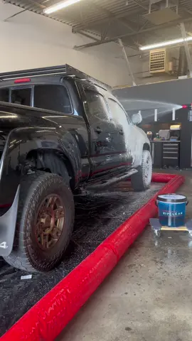 First wash this paint has had in 5-6 years after taking off the wrap 🥶 power of blizzard and our cannon is unmatched #ripclean #foamcannon #detailing #autodetailer #detailers 