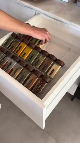 Le tiroir à épices de nos rêves! 🥹@MEAGIE 🦋  - Spice drawer of our dreams! 🥹 #asmr #spicerack #spices #spicedrawer #organization #satisfaction #organizedkitchen 