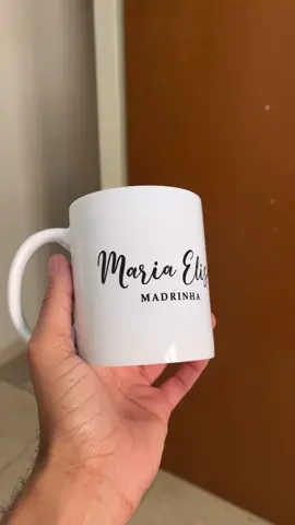 Caneca Personalizada para presentear madrinha ou padrinho de casamento. Também dindo e dinda de batismo de batismo.  #madrinhacasamento #padrinhocasamento #dinda #dindo #canecaspersonalizadas #canecaspersonizadas 