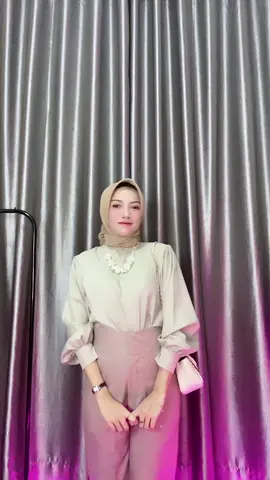 Warna ivory lagi booming nih 🥰 imj olivia shakilla blouse premium mau dimodelin gimanapun cakep 🫶 #imjoliviashakillablousepremium #outfithijab #ootdhijab #bajukekinianwanita #semuanyabisaditiktok #nyobainproduktiktok 