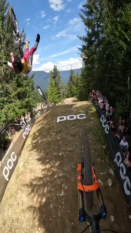 Front row seat to the Kurtis Downs show!🤯 @Crankworx #mtb #whistler #whipoff #fun #sendit #nitrocircus #fy #fyp #mountain #bike #freeride #crankworx #trail 