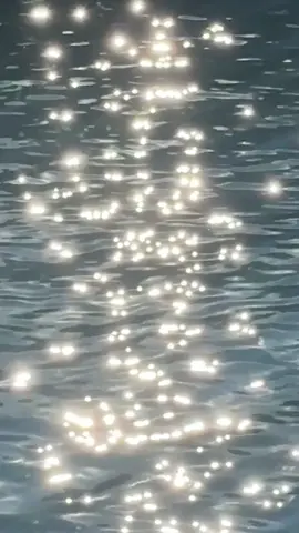 Water twinkling  #water #glimmer #sparkels #nature #sun #reflection #naturepatterns #watermovement #studioghiblivibes #sunbeams☀️ #therapy #twinklinglights 