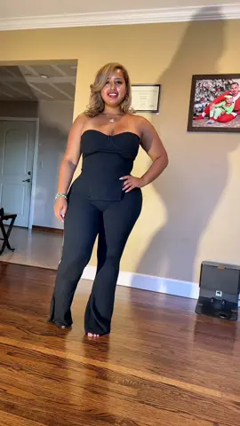 Shout out to my daughter Laila for recording 😍🥰🔥!! Part 2 of the outfits I got from Fashion Nova! I loved the sparkly dress 😍🤩! #seehergreatness #goatsoftiktok #summervibes #redrose🌹 #sparkleseason #blackoutfits🖤 #shinebrightlikeadiamond #parati #brillacomounaleyenda #meencanto #fypシ #tryingonclothes #fashionnova 