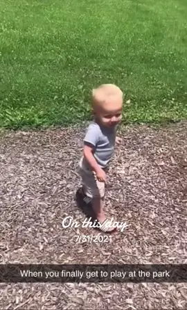 #onthisday 😂 his laugh #covidbabies #summertime #twinsoftiktok 