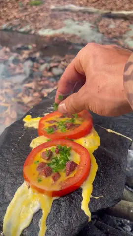 Breakfast Idea - ‘Eggs in Tomato’ 🍅🍳 #eggs #breakfast #omelette #cooking #asmr  