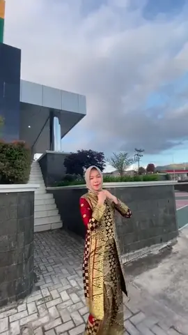setelan batik songket#songket #batiksongket #songketcouple #setelansongket #tiktok #tiktokshop 