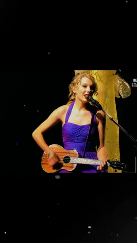 Ok, pero la combinación entre I'm yours de Jason Mrz y Hey Soul sister con Fearless fue de 💯 (Fearless, Speak Now World Tour 2011) 💜✨ #speaknowworldtour #taylorswift #parati #nostalgic #swifties #fypシ #nostalgic #fearlesstaylorsversion 