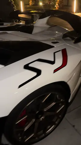Lamborghini SVJ and Lamborghini Mansory in Dubai 😤 #lamborghinihuracan #mansory #lamborghiniurus #lamborghiniaventador #fypシ #carsoftiktok #dubaitiktok #dubailife 