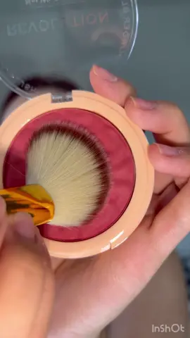 The pigment in these blushes 🫶 #revolutionreloaded #makeuprevolutionblush #roseblush 