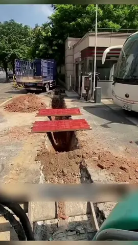 That bus looks too heavy!