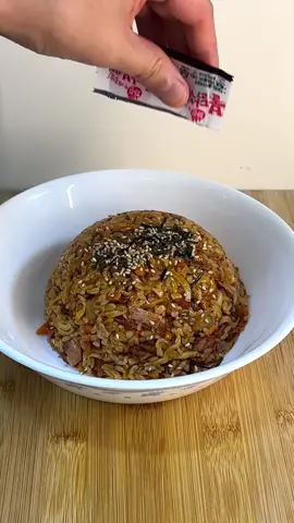 불닭볶음면으로 만든 볶음밥 fried rice made with buldak ramen ASMR #불닭볶음면 #불닭 #볶음밥 #buldak #buldakramen #friedrice 
