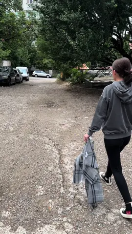 I am new to tick tock so my editing isnt very good. Please show some love in helping me feed the stray animals of bulgaria . Link is in bio❤️ #bulgaria #animals #straydog #sad #Love #hungry 