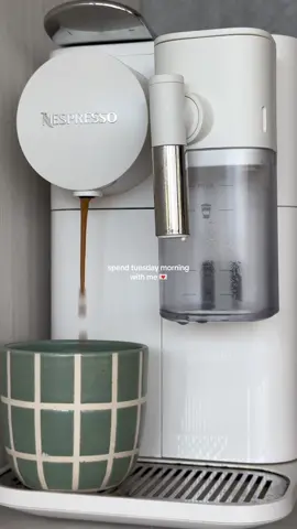 gooood morning 🎧 #morningroutine #morning #morningvibes #morningvlog #morningcoffee #fyp #aestheticvideos #aestheticvibes #minivlog #Vlog #dailyvlog #seattlewashington #morninginmylife #morninginthelife #morninginmylifevlog #dailyvlog #fy #fypシ #fypシ゚viral #routineaesthetic #routinetok #apartmentliving #apartmenttheraphy #apartmentcheck 