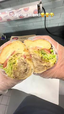 Beef California ☀️ beef, white american cheese, lettuce, tomato, Mayo, and green pepper. My kinda sub😋 #commen #bts #jerseymikes #comment #trend #viral #barbiegirl #barbie #ryangosling #grimace #viralvideo #keepsupporting #keeploving #hello #hi #kiss #tiktok #lethimcook 